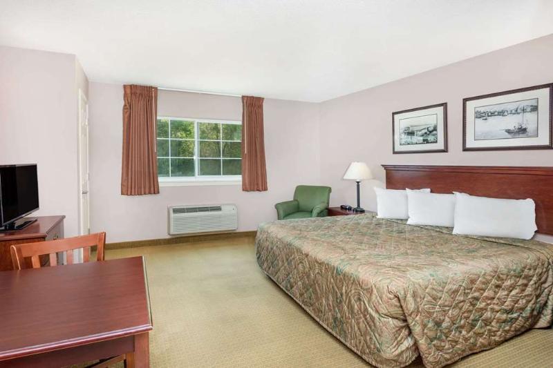 Sleep Inn & Suites Columbus Near Fort Benning Exterior photo